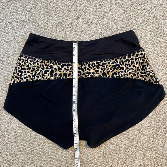 OV Hudson 2.5" Short in Leopard - Picture 4 of 6